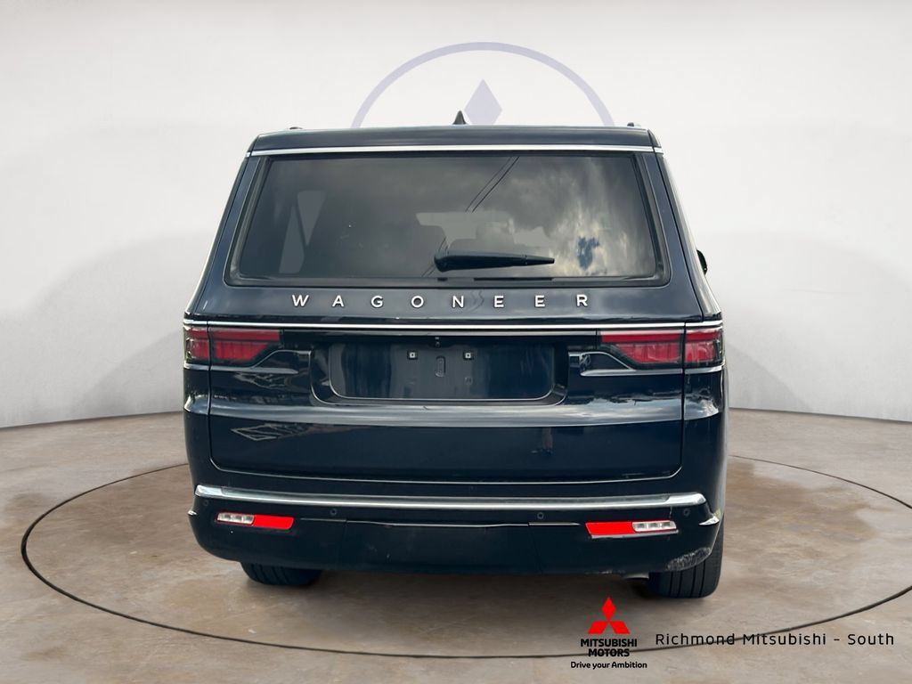 Used 2025 Jeep Wagoneer L Series II w/ 8-pass Seating Package AWD/4WD image 4