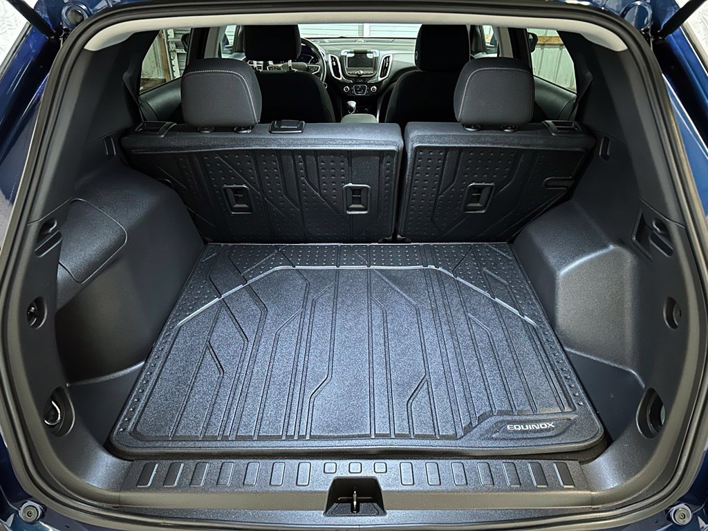 Used 2022 Chevrolet Equinox LT w/ LPO, Floor Liner Package FWD image 11