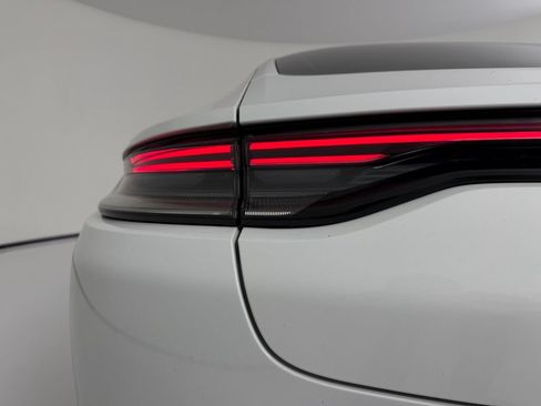Used 2022 Porsche Panamera image 23