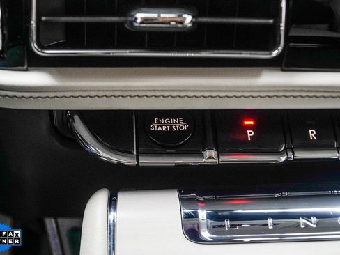 Used 2025 Lincoln Aviator Reserve image 21