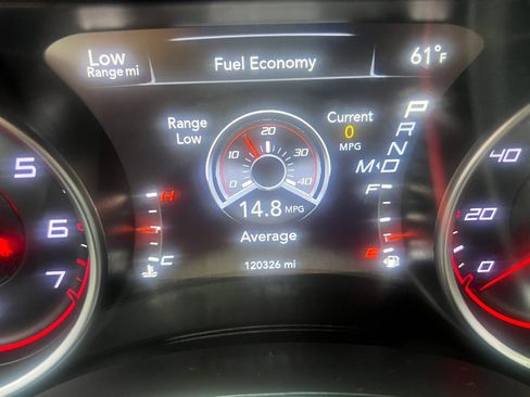 Used 2018 Dodge Charger SXT RWD image 17