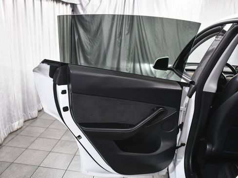 Used 2022 Tesla Model Y Long Range image 14