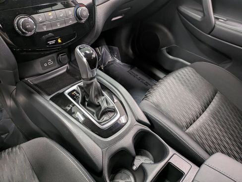 Used 2019 Nissan Rogue S image 13