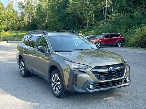 Certified 2025 Subaru Outback Premium AWD/4WD image 7