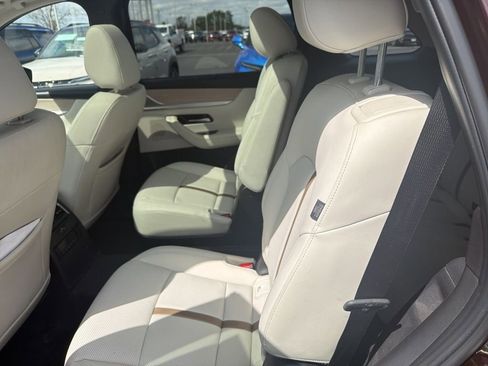 Used 2024 MAZDA CX-90 3.3 Turbo S w/ Premium Package image 8