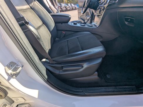 Used 2022 Jeep Grand Cherokee Laredo X image 13