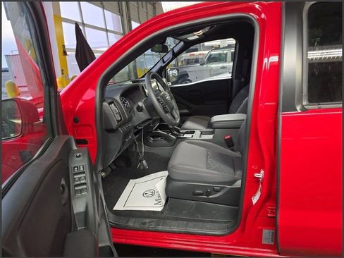 Used 2026 Nissan Frontier SV w/ All-Weather Content Package AWD/4WD image 13