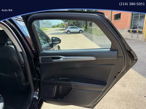 Used 2020 Ford Fusion SE image 36