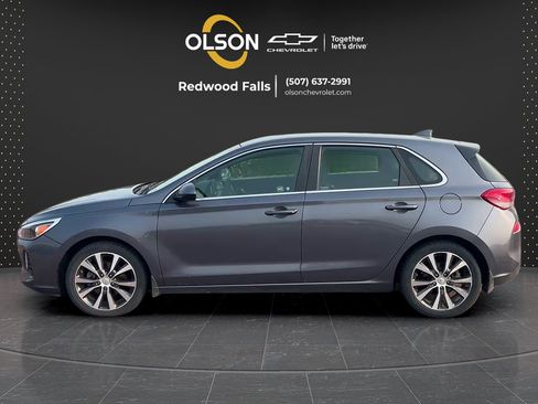 Used 2018 Hyundai Elantra GT FWD image 2