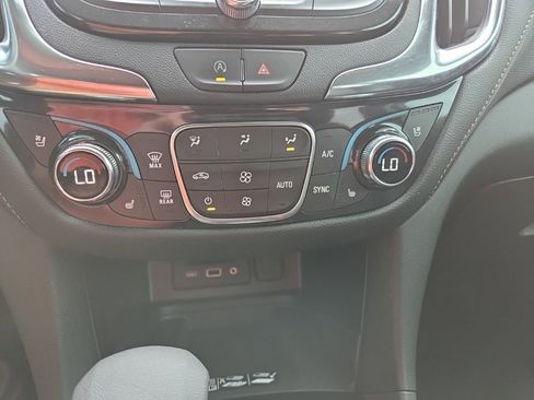 Used 2024 Chevrolet Equinox Premier FWD image 24
