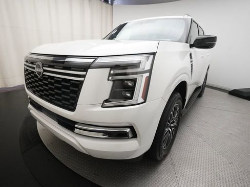 Certified 2025 Nissan Armada SL w/ Captain's Chari Seat Package AWD/4WD image 12