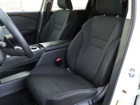 Used 2023 Nissan Rogue S image 19