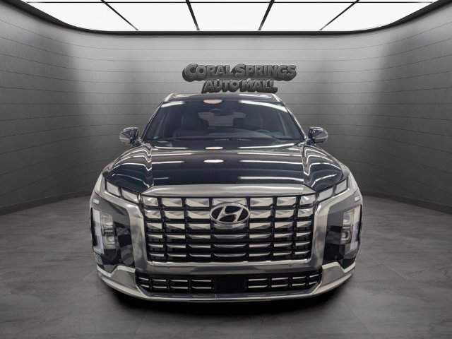 Used 2025 Hyundai Palisade Calligraphy FWD image 2