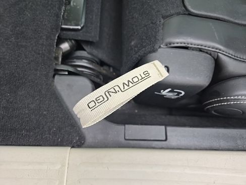Used 2023 Chrysler Pacifica Touring-L FWD image 82