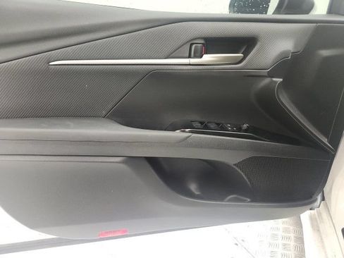 Used 2025 Toyota Camry SE FWD image 11
