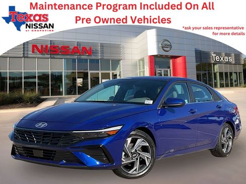 Used 2025 Hyundai Elantra SEL image 1