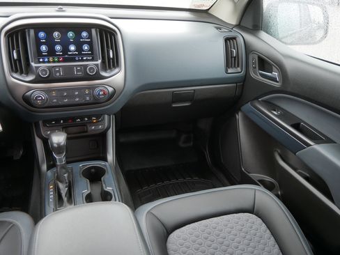 Used 2022 Chevrolet Colorado Z71 AWD/4WD image 11