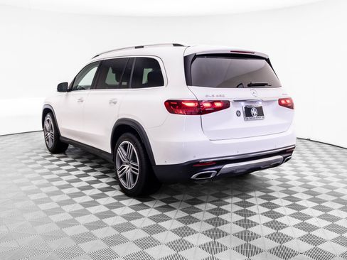 Used 2024 Mercedes-Benz GLS 450 4MATIC image 3