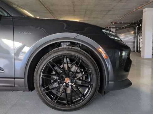 New 2026 Porsche Macan Electric image 12