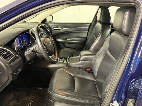 Used 2016 Chrysler 300 Limited RWD image 14