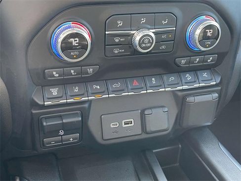 Certified 2022 GMC Sierra 2500 Denali w/ Denali Ultimate Package image 23