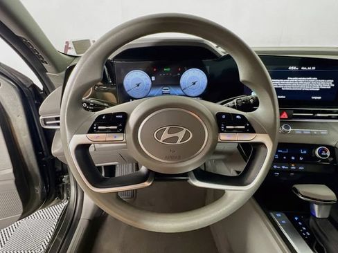 Used 2024 Hyundai Elantra SEL FWD image 12
