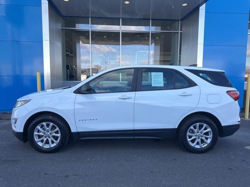 Used 2020 Chevrolet Equinox LS image 9