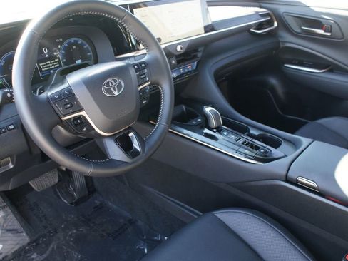 Used 2025 Toyota Crown Platinum image 14