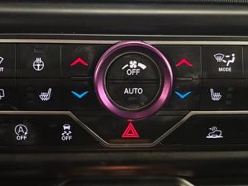 Used 2021 Jeep Gladiator Willys image 26