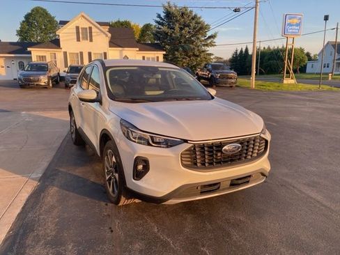 Used 2025 Ford Escape Platinum AWD/4WD image 6