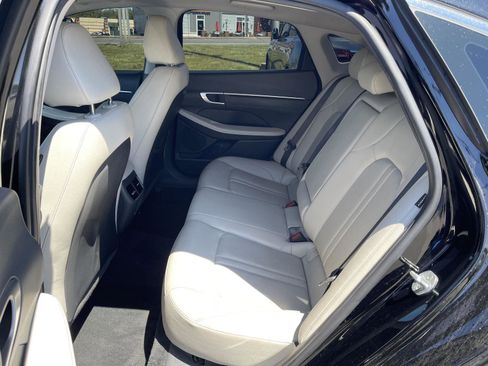 Used 2022 Hyundai Sonata Limited w/ Cargo Package FWD image 16