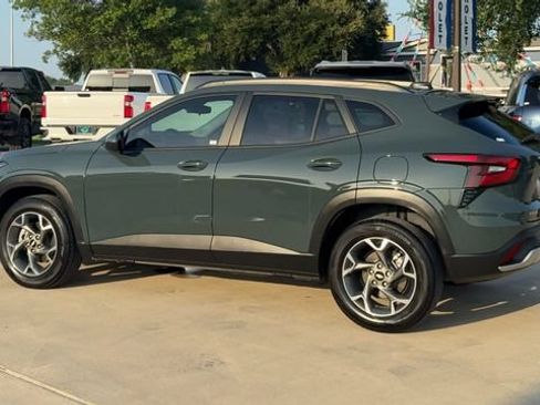Certified 2025 Chevrolet Trax LT FWD image 6