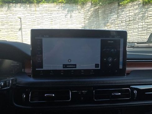 Used 2023 Lincoln Nautilus Reserve AWD/4WD image 26