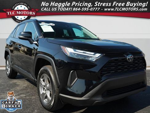 Used 2025 Toyota RAV4 XLE AWD/4WD image 1