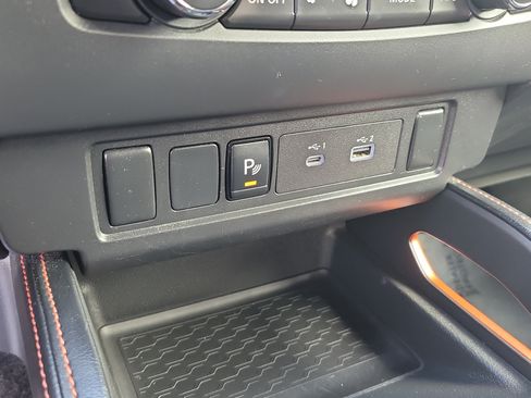 Used 2023 Nissan Frontier PRO-4X w/ Technology Package AWD/4WD image 26