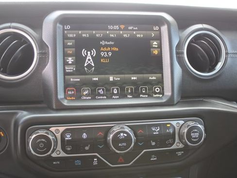 Used 2023 Jeep Wrangler Unlimited Sahara w/ Cold Weather Group AWD/4WD image 15