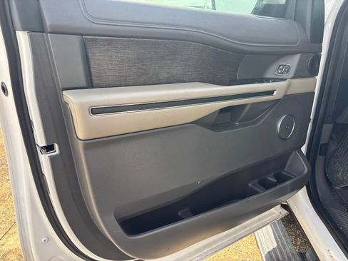 Used 2019 Ford Expedition Max Limited w/ Equipment Group 302A AWD/4WD image 9