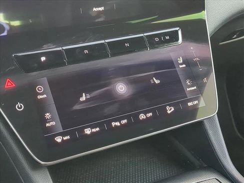 Used 2024 Maserati Grecale GT image 12