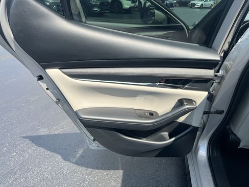 Used 2023 MAZDA MAZDA3 s FWD image 35