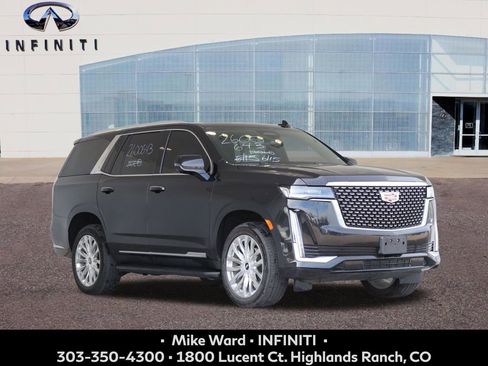 Used 2024 Cadillac Escalade Premium Luxury AWD/4WD image 8