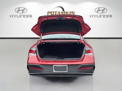 Certified 2026 Hyundai Elantra Sport FWD image 24