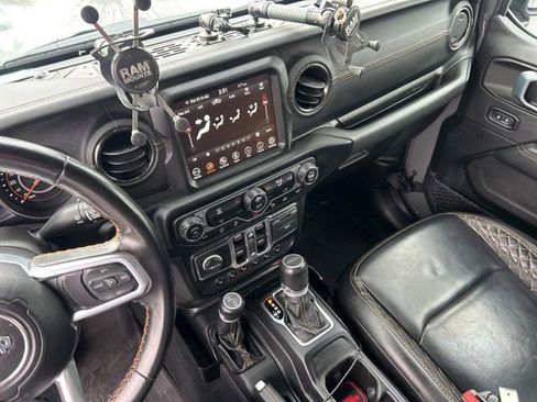 Used 2022 Jeep Gladiator Overland image 26