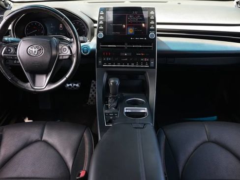 Used 2019 Toyota Avalon Touring FWD image 2