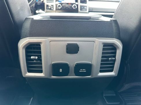 Used 2019 Ford F250 Lariat w/ Lariat Ultimate Package AWD/4WD image 19