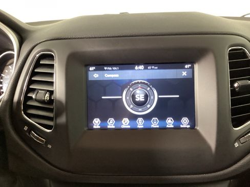 Used 2019 Jeep Compass Latitude AWD/4WD image 29