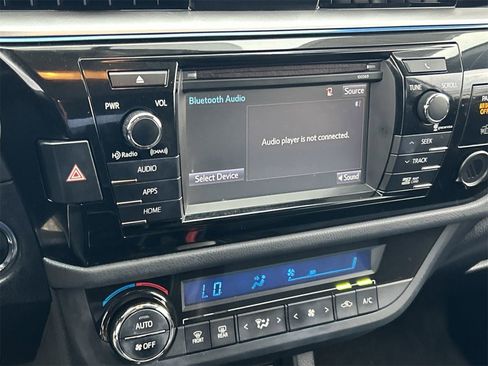 Used 2016 Toyota Corolla image 23