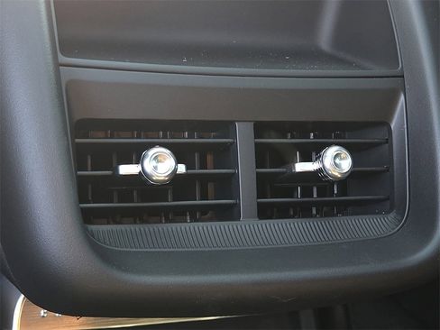 New 2025 Cadillac Lyriq Luxury image 17