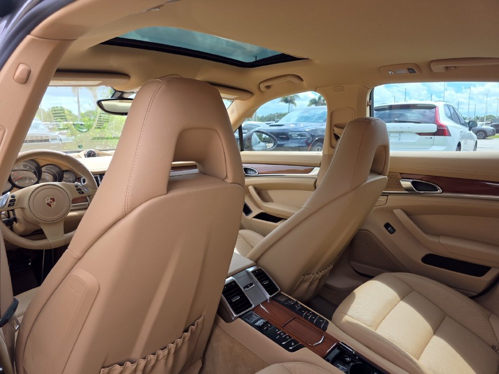 Used 2014 Porsche Panamera 4 AWD/4WD image 23
