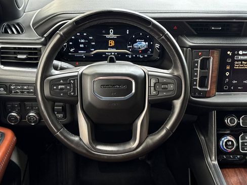 Used 2024 GMC Yukon XL Denali Ultimate AWD/4WD image 16