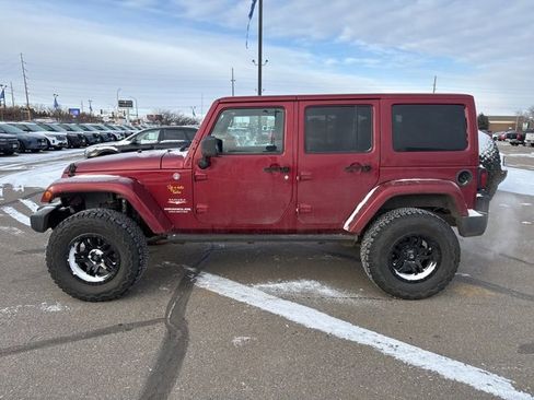 Used 2012 Jeep Wrangler Unlimited Sahara w/ Connectivity Group image 5